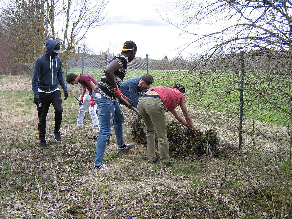 tatkräftige Unterstützung für den Arbeitskreis Hilfe für Menschen in Not