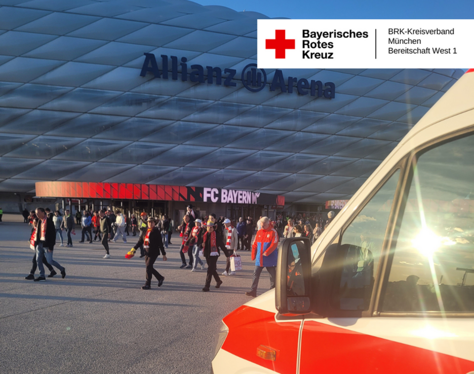Bild von Fahrertür im Vordergrund vor der Allianz Arena beim Spiel des FCB vs VfB Stuttgart