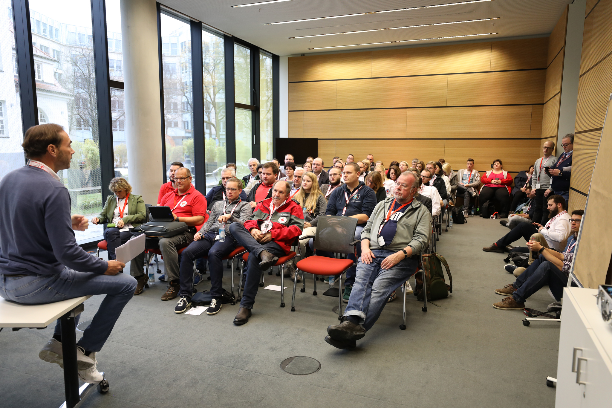 Session beim cross media day 2018 des Roten Kreuzes in München