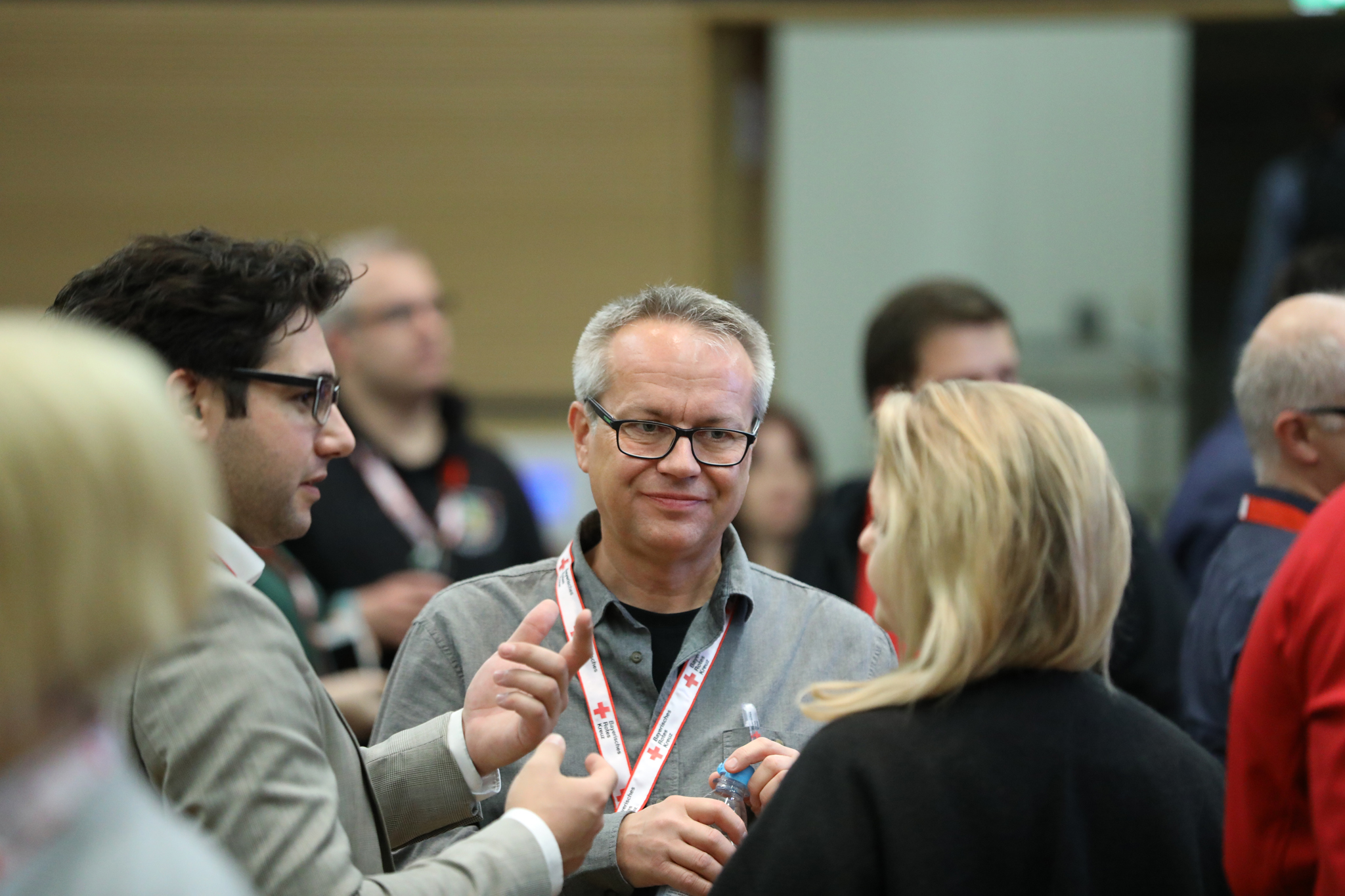 Intensive Gespräche beim cross media day 2018 des Roten Kreuzes in München